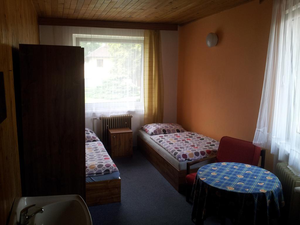 Penzion Tenis Poděbrady Szoba fotó