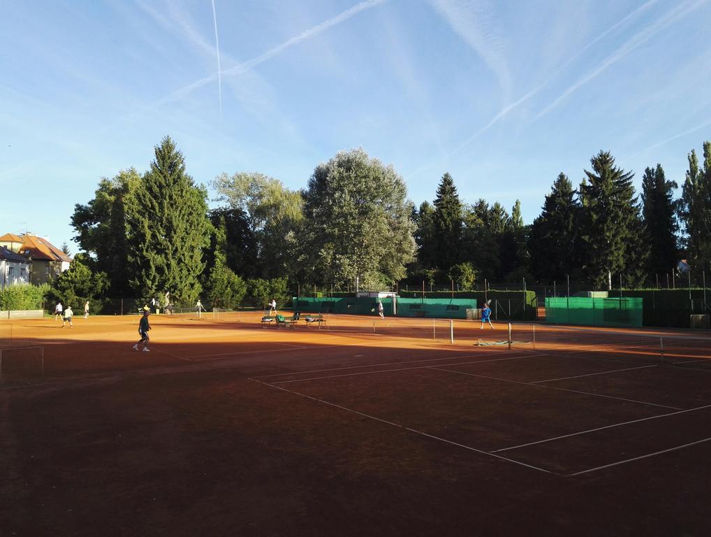 Penzion Tenis Poděbrady Kültér fotó