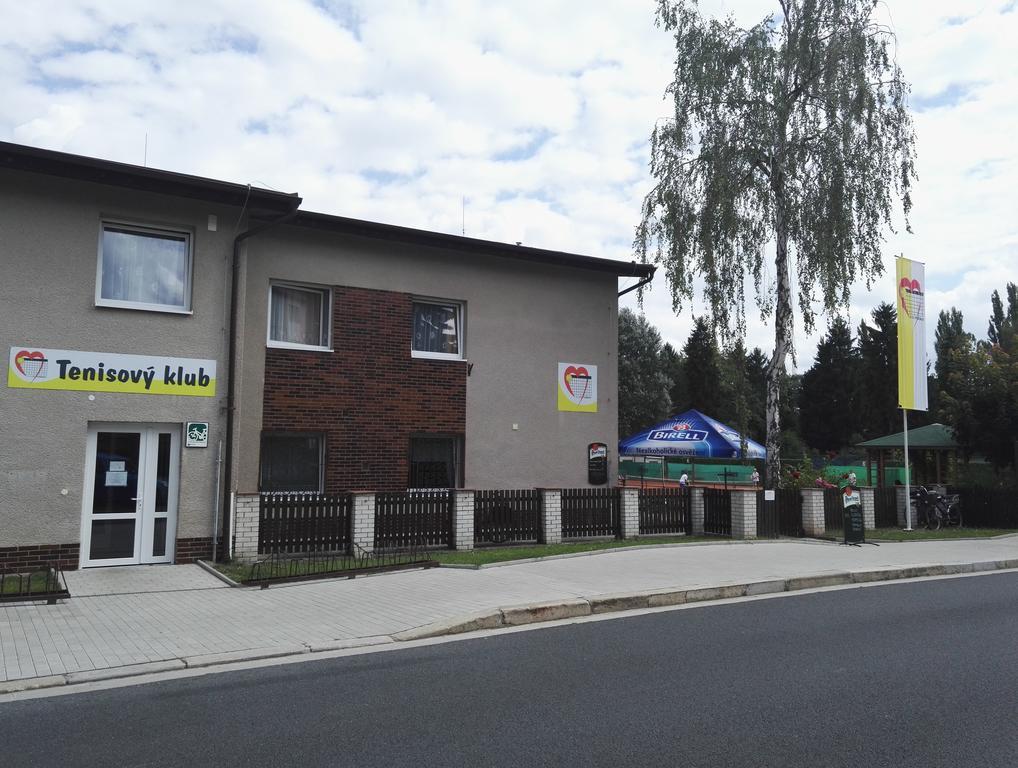 Penzion Tenis Poděbrady Kültér fotó